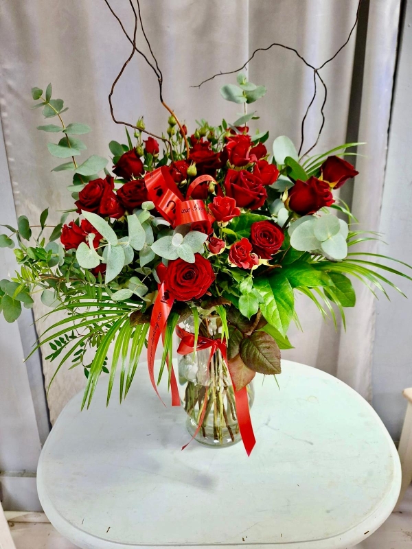 Red Rose Vase   Valentine