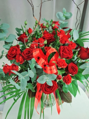 Red Rose Vase   Valentine